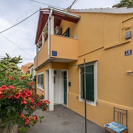 Apartments Sara Хвар Экстерьер фото